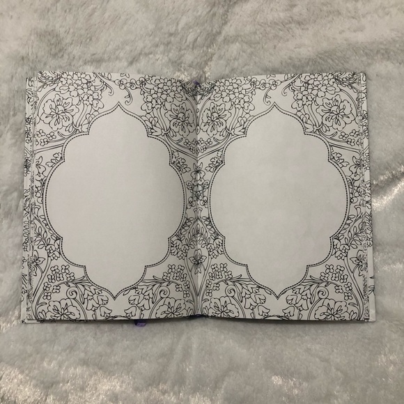 Colouring Journal - Markings by C.R. Gibson - Picture 4 of 6